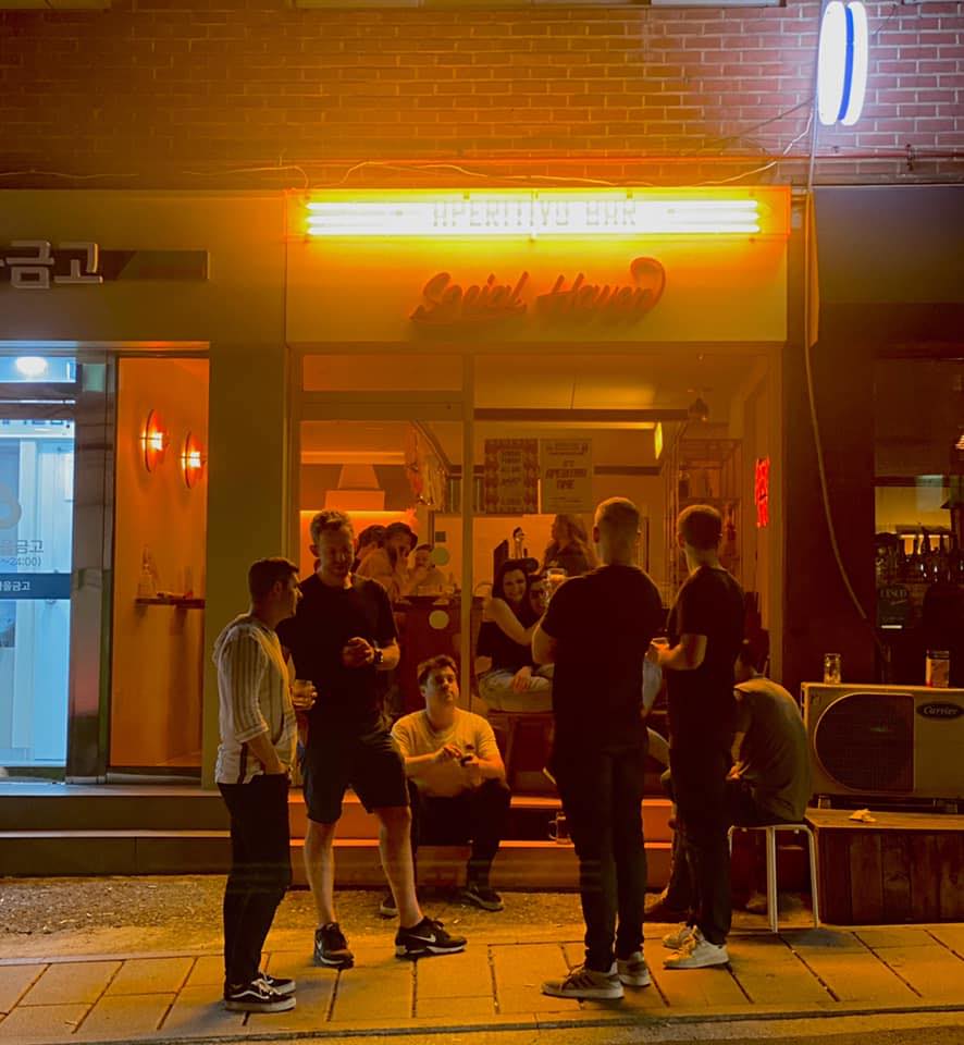 the "social heaven" storefront